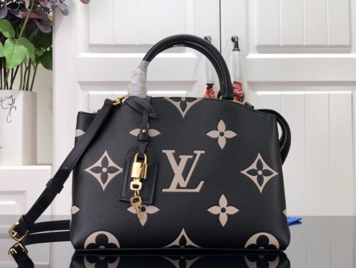 LOUIS VUITTON bags