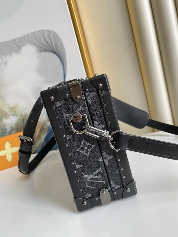 LOUIS VUITTON bags
