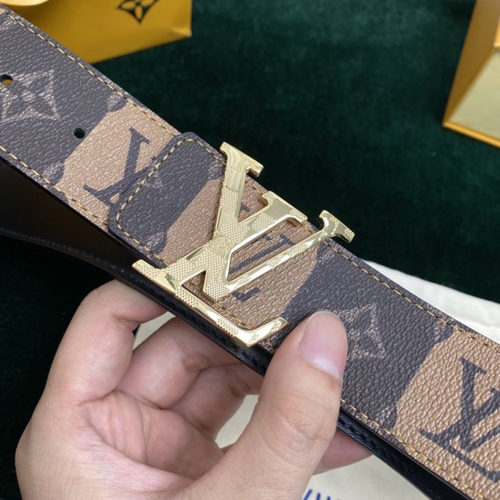 LOUIS VUITTON Belt