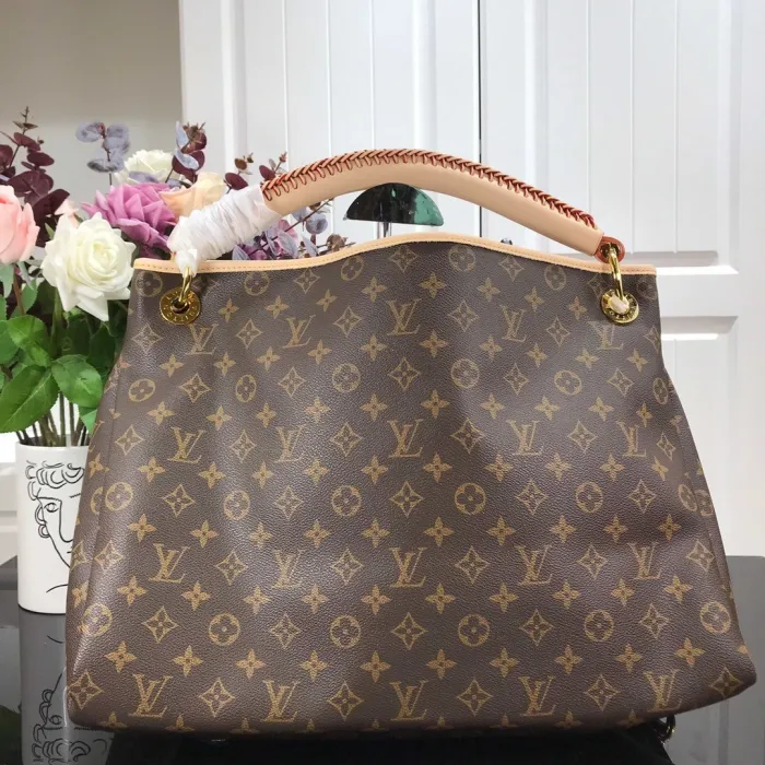 LOUIS VUITTON bags