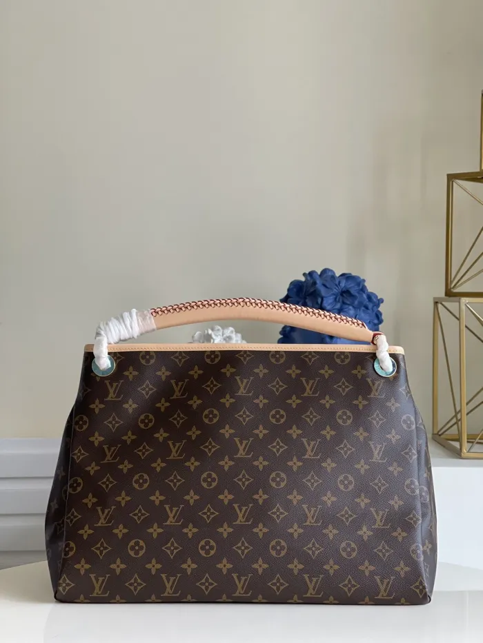 LOUIS VUITTON bags