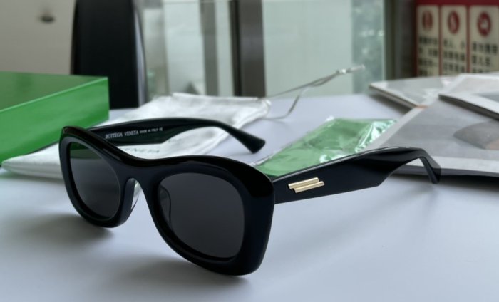 BOTTEGA VENETA sunglasses Item NO：180567