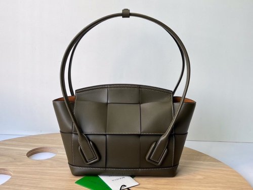 BOTTEGA VENETA bags Item NO：182173