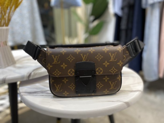 LOUIS VUITTON Bags Item NO：182686