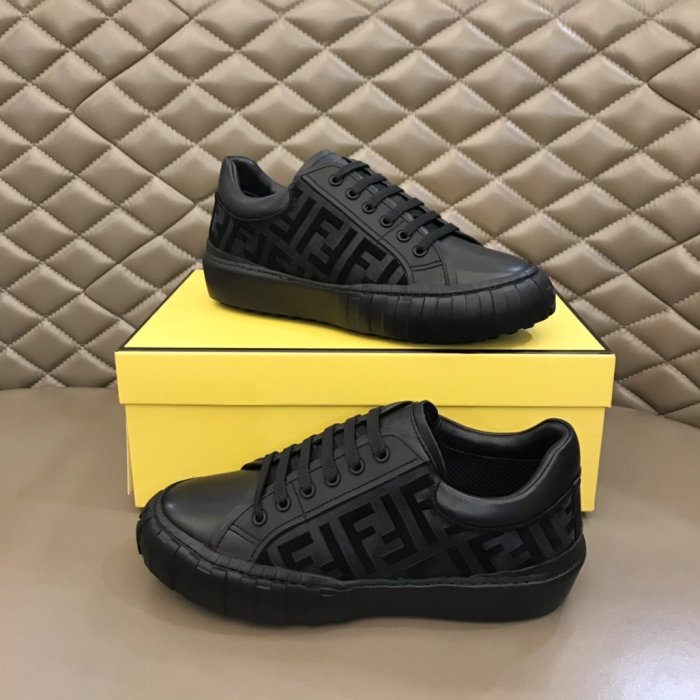 Fendi men sneaker eur size 38-45 Item NO：181996