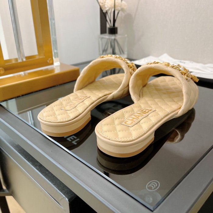 Chanel Women_Slippers/Sandals eur 35-39