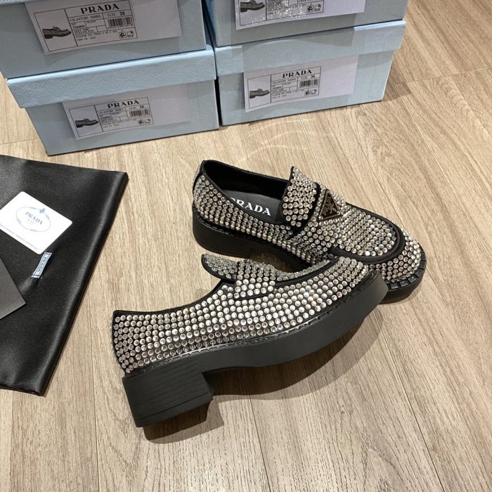 Prada women _Csaual size eur 35-41