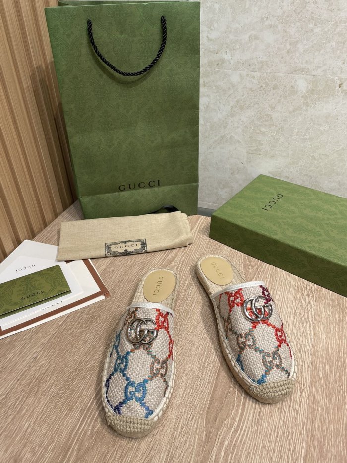 Gucci Women_Slippers/Sandals size eur 35-40