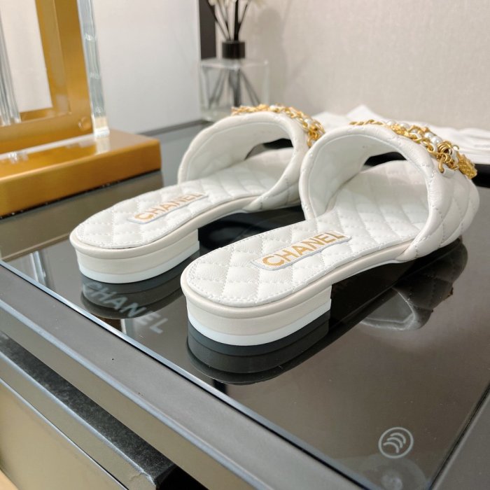 Chanel Women_Slippers/Sandals eur 35-39