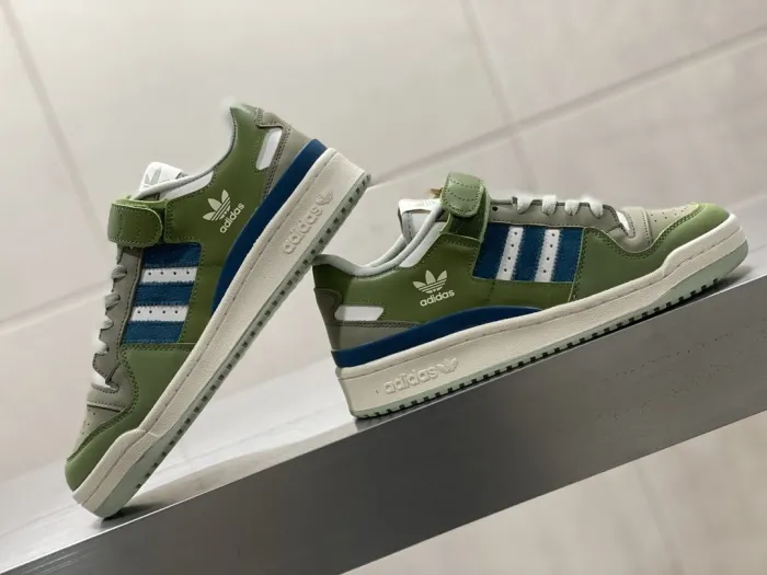 adidas Unisex_Csaual size eur 36-44