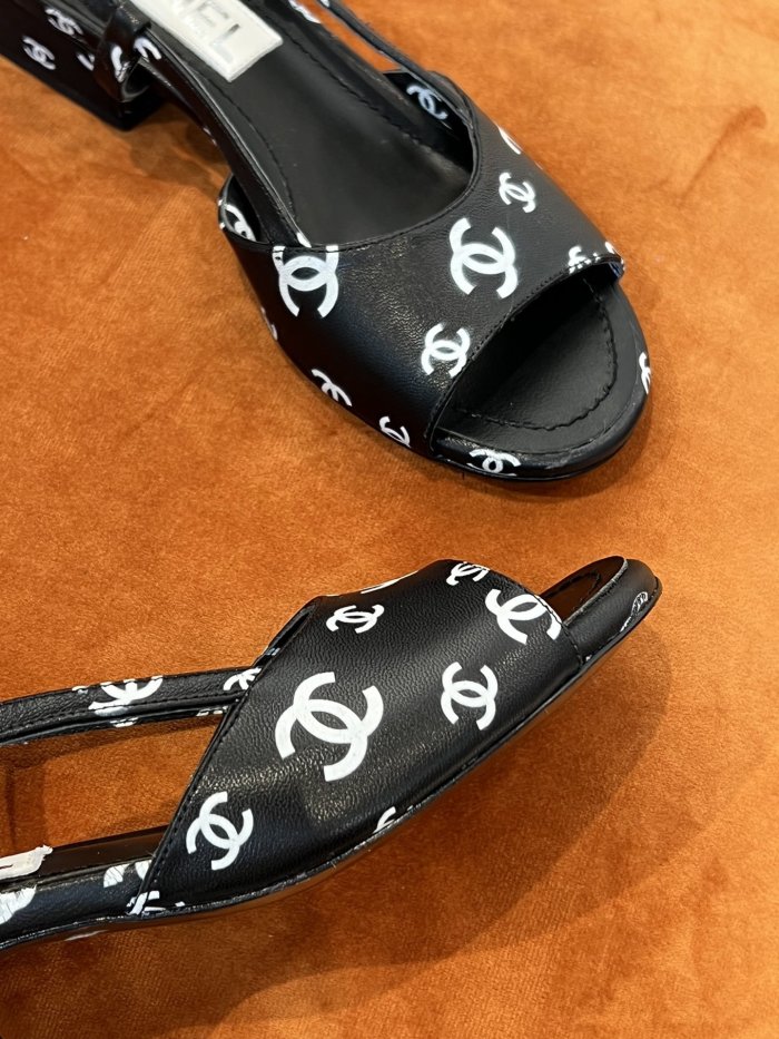 Chanel Women_Slippers/Sandals eur 35-41