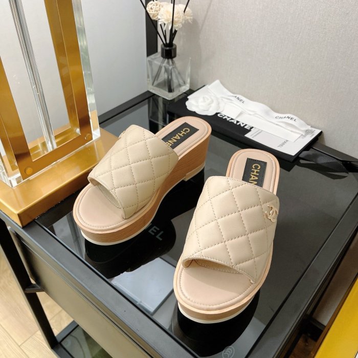 Chanel Women_Slippers/Sandals eur 35-39