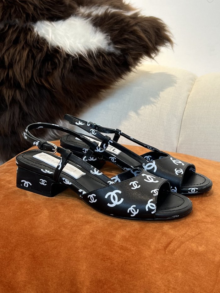 Chanel Women_Slippers/Sandals eur 35-41