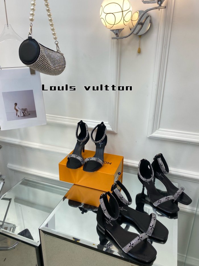 LOUIS VUITTON women slippers size eur 35-39