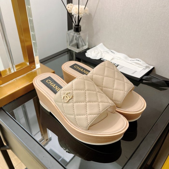 Chanel Women_Slippers/Sandals eur 35-39