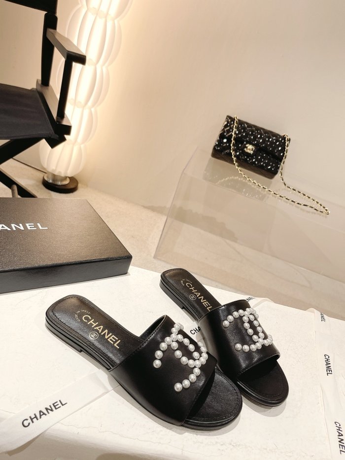 Chanel Women_Slippers/Sandals size eur 35-40