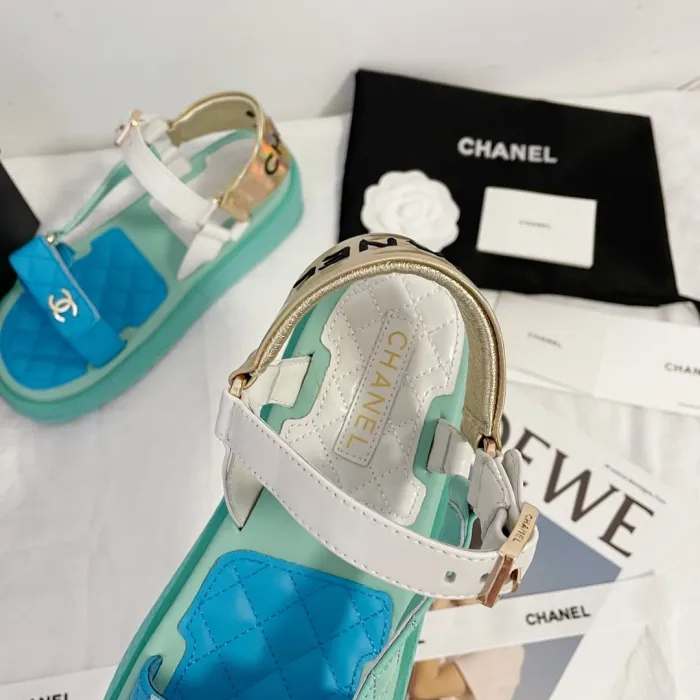 Gucci Women_Slippers/Sandals eur 35-40