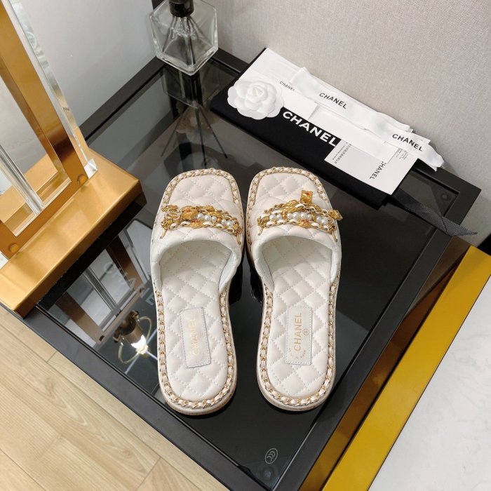 Chanel Women_Slippers/Sandals eur 35-39