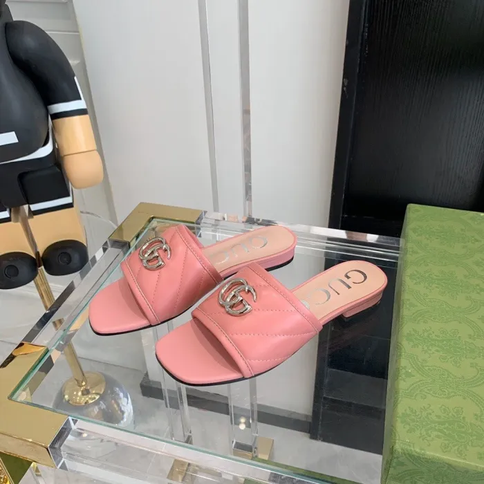 Gucci Women_Slippers/Sandals eur 35-40