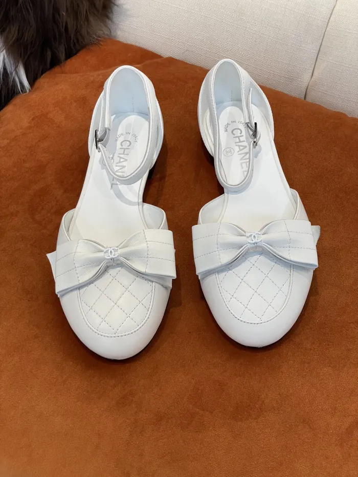 Chanel Women_Slippers/Sandals eur 35-40