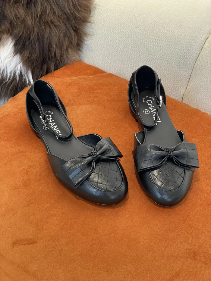 Chanel Women_Slippers/Sandals eur 35-40