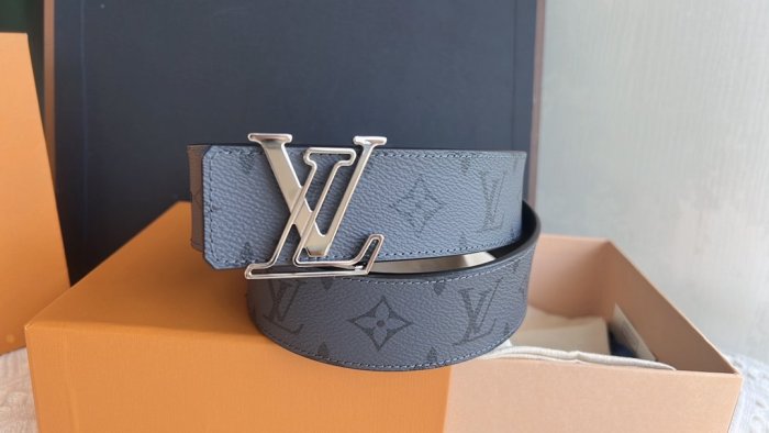 LOUIS VUITTON Belt