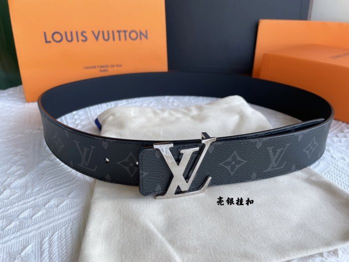 LOUIS VUITTON Belt