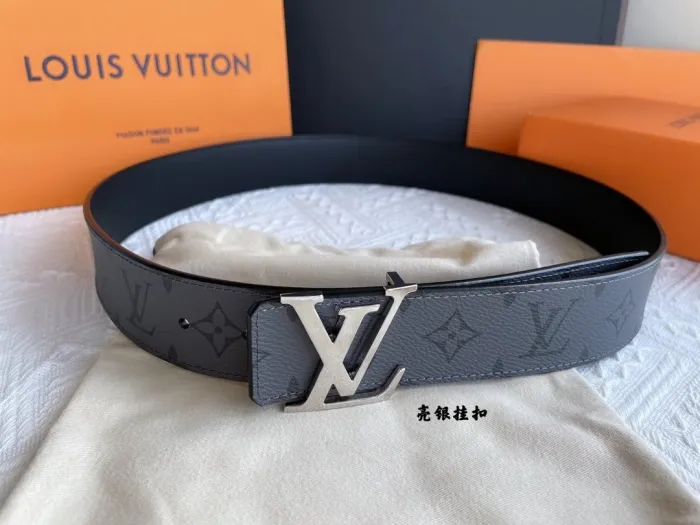 LOUIS VUITTON Belt