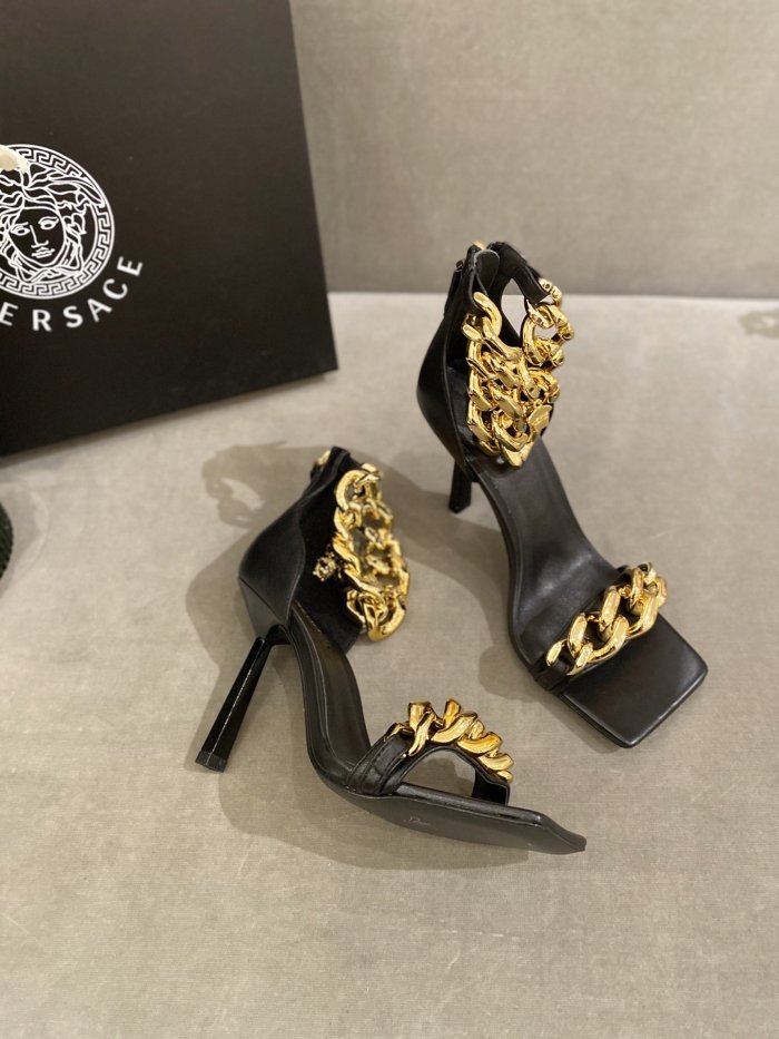 Versace Women_Slippers/Sandals eur 35-40