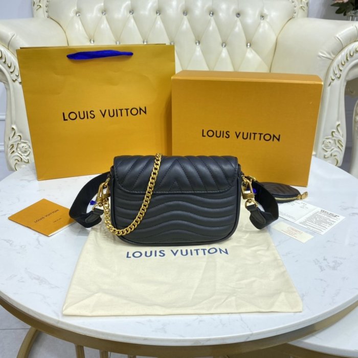 LOUIS VUITTON Bags