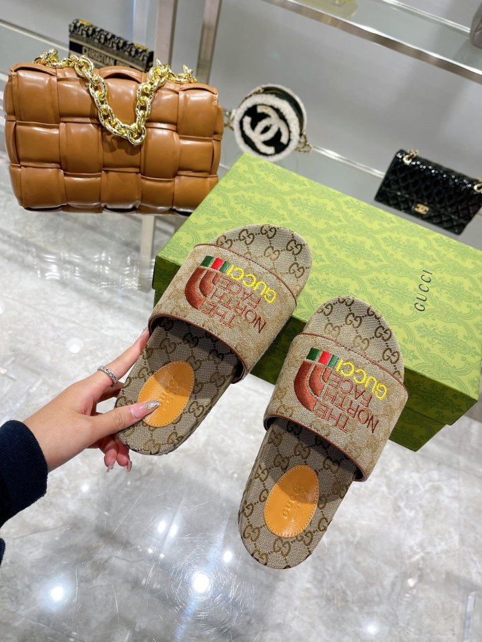 Gucci Unisex_Slippers/Sandals eur 36-46