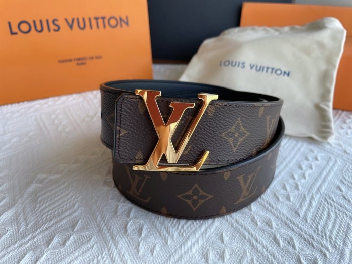 LOUIS VUITTON Belt