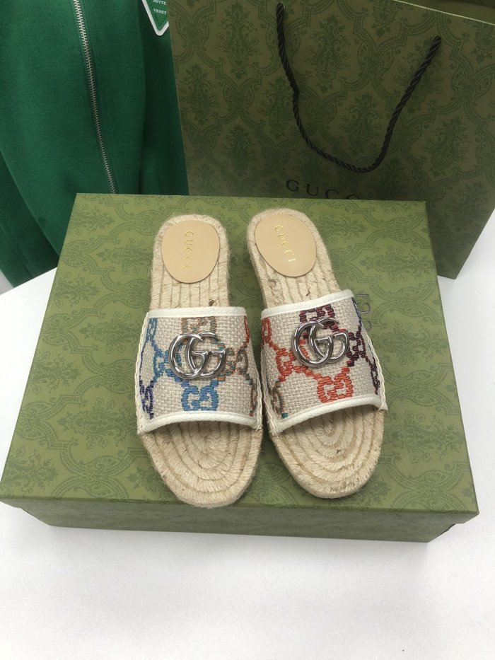 Gucci Women_Slippers/Sandals eur 35-41