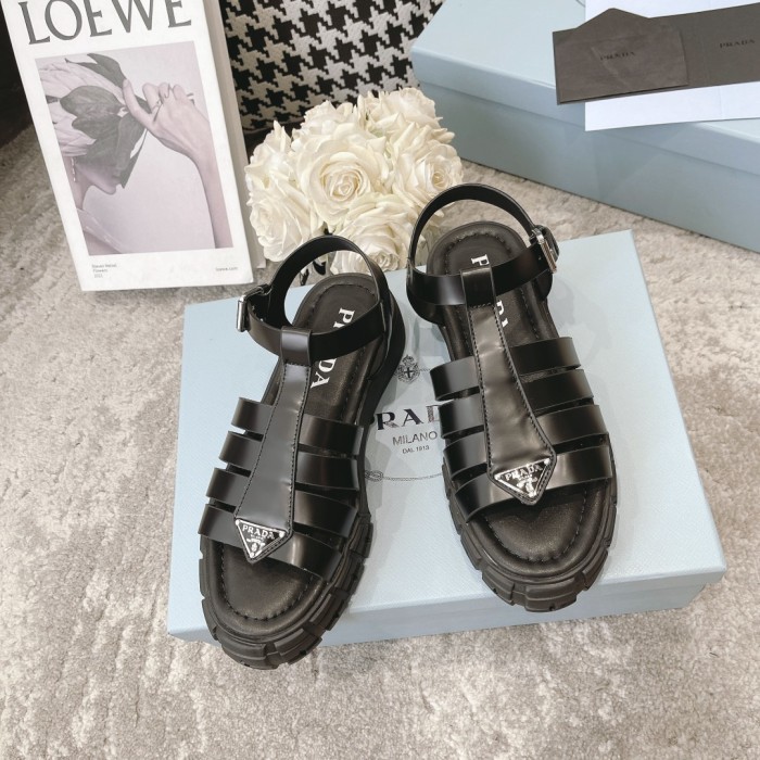 Prada Women_Slippers/Sandals eur 35-40