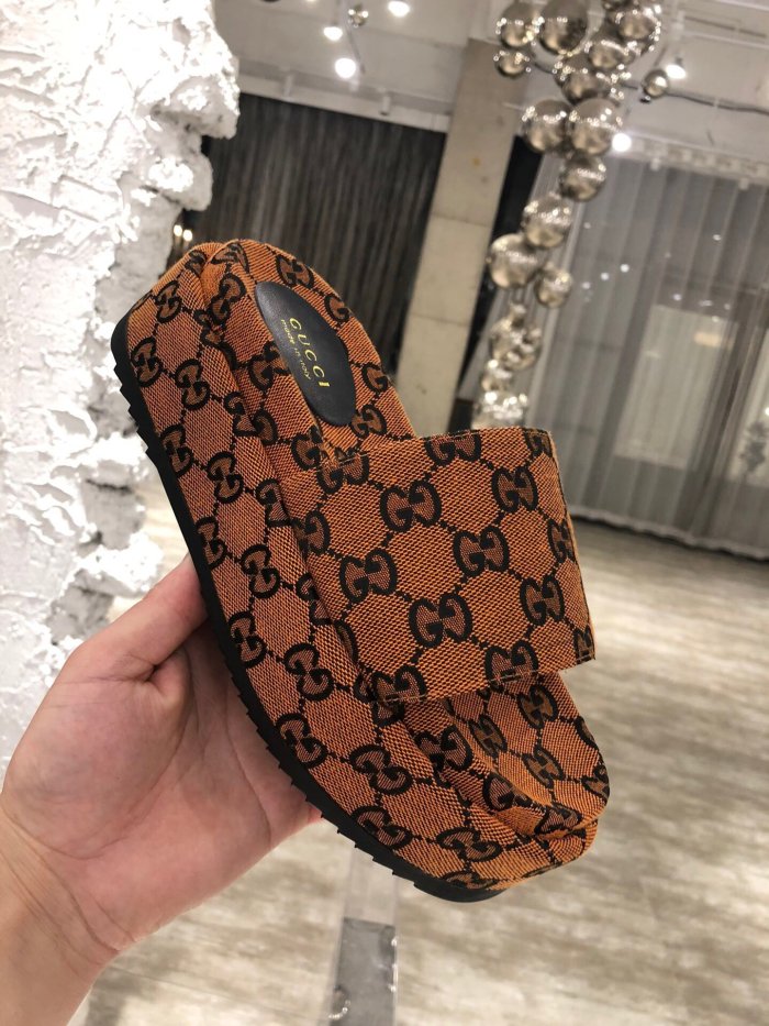 Gucci Women_Slippers/Sandals eur 35-41