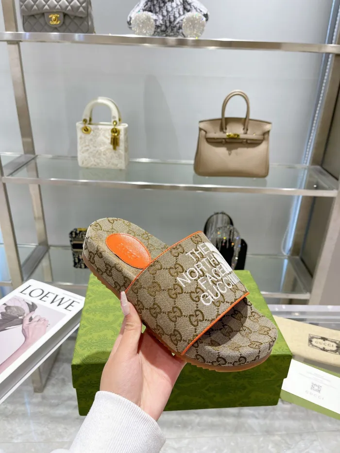 Gucci Unisex_Slippers/Sandals eur 36-46
