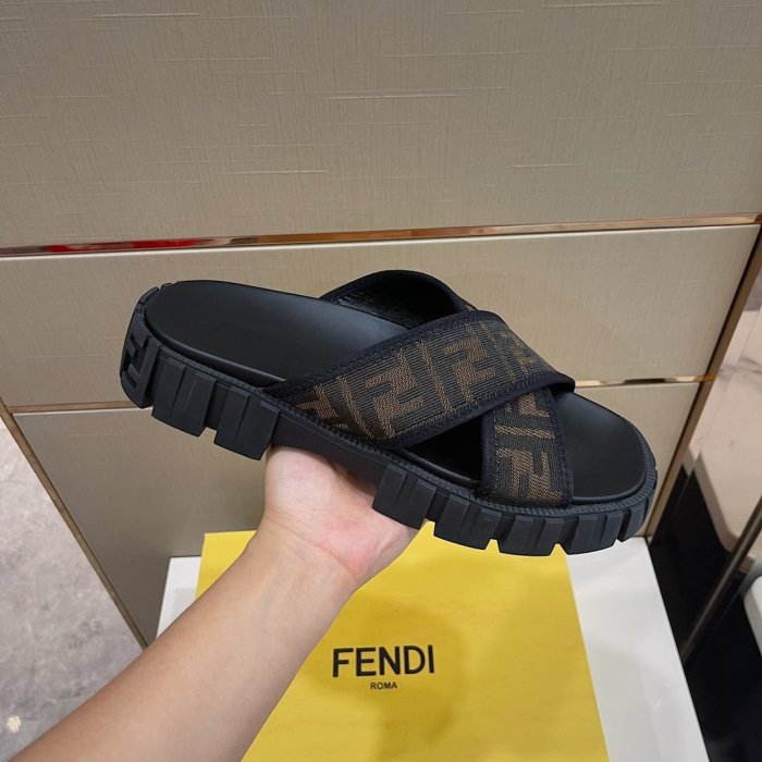 Fendi Men_Slippers/Sandals eur 38-44