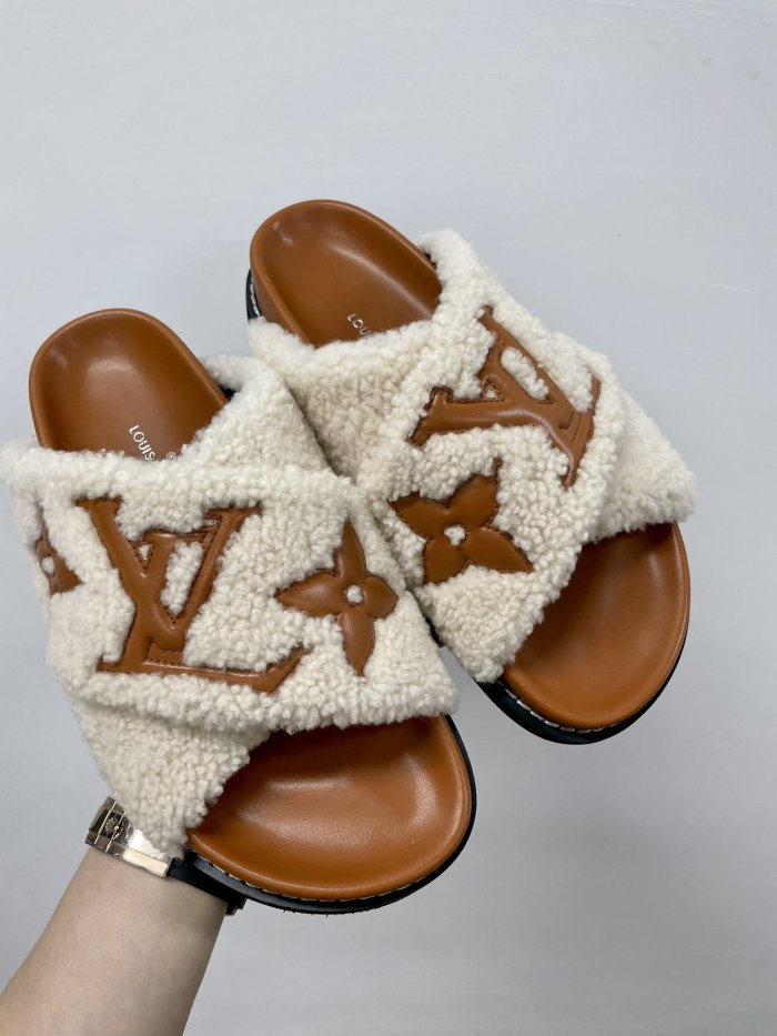 LOUIS VUITTON Women_Slippers/Sandals eur 35-41