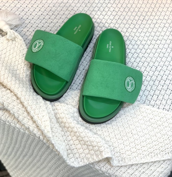 LOUIS VUITTON Unisex_Slippers/Sandals eur 35-45