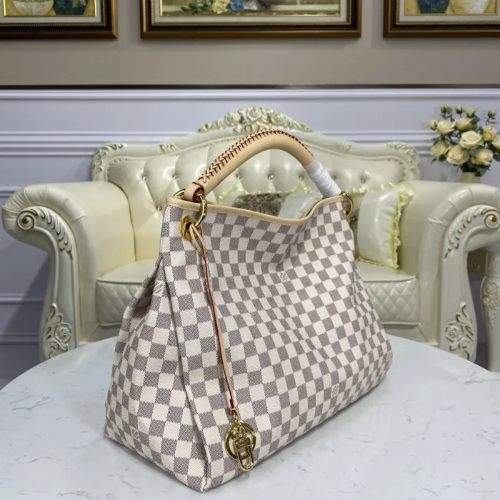 LOUIS VUITTON bags