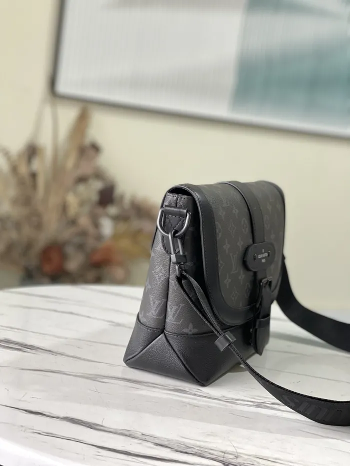 LOUIS VUITTON bags