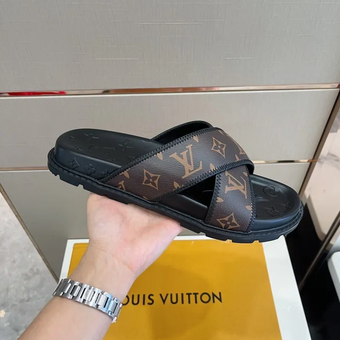 LOUIS VUITTON Men_Slippers/Sandals eur 38-45