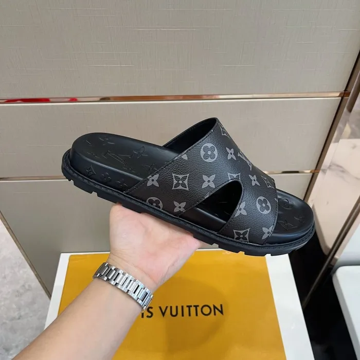 LOUIS VUITTON Men_Slippers/Sandals eur 38-45