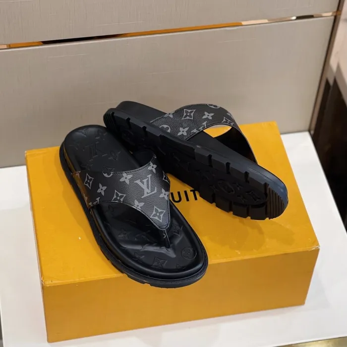 LOUIS VUITTON Men_Slippers/Sandals eur 38-45