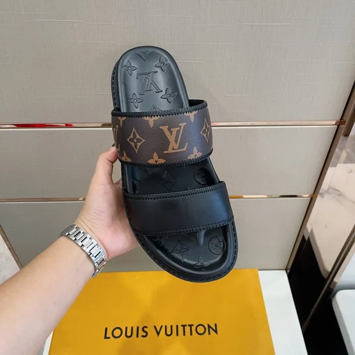 LOUIS VUITTON Men_Slippers/Sandals eur 38-45