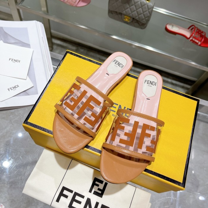 Fendi Women_Slippers/Sandals eur 35-40