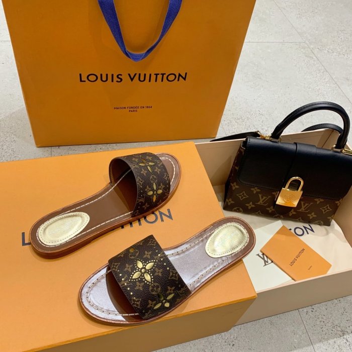 LOUIS VUITTON Women_Slippers/Sandals eur 35-40