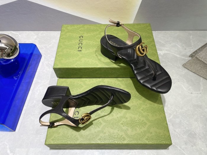 Gucci Women_Slippers/Sandals eur 35-40