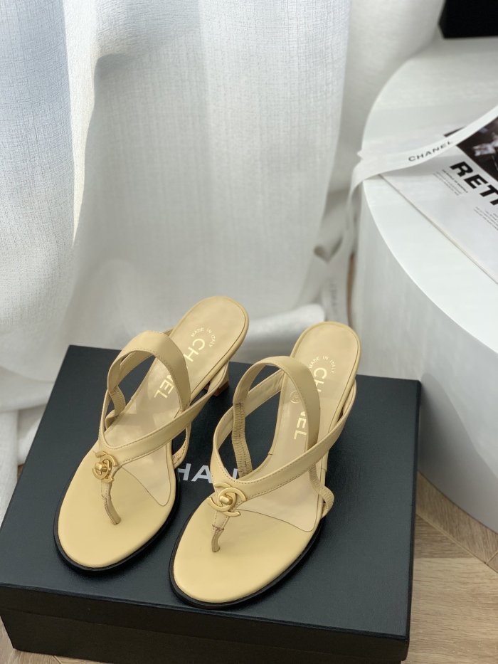 Chanel Women_Slippers/Sandals eur 35-40