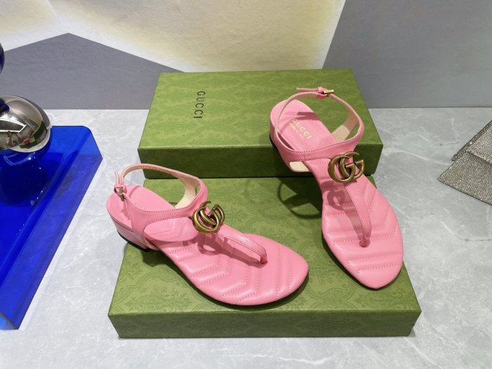 Gucci Women_Slippers/Sandals eur 35-40